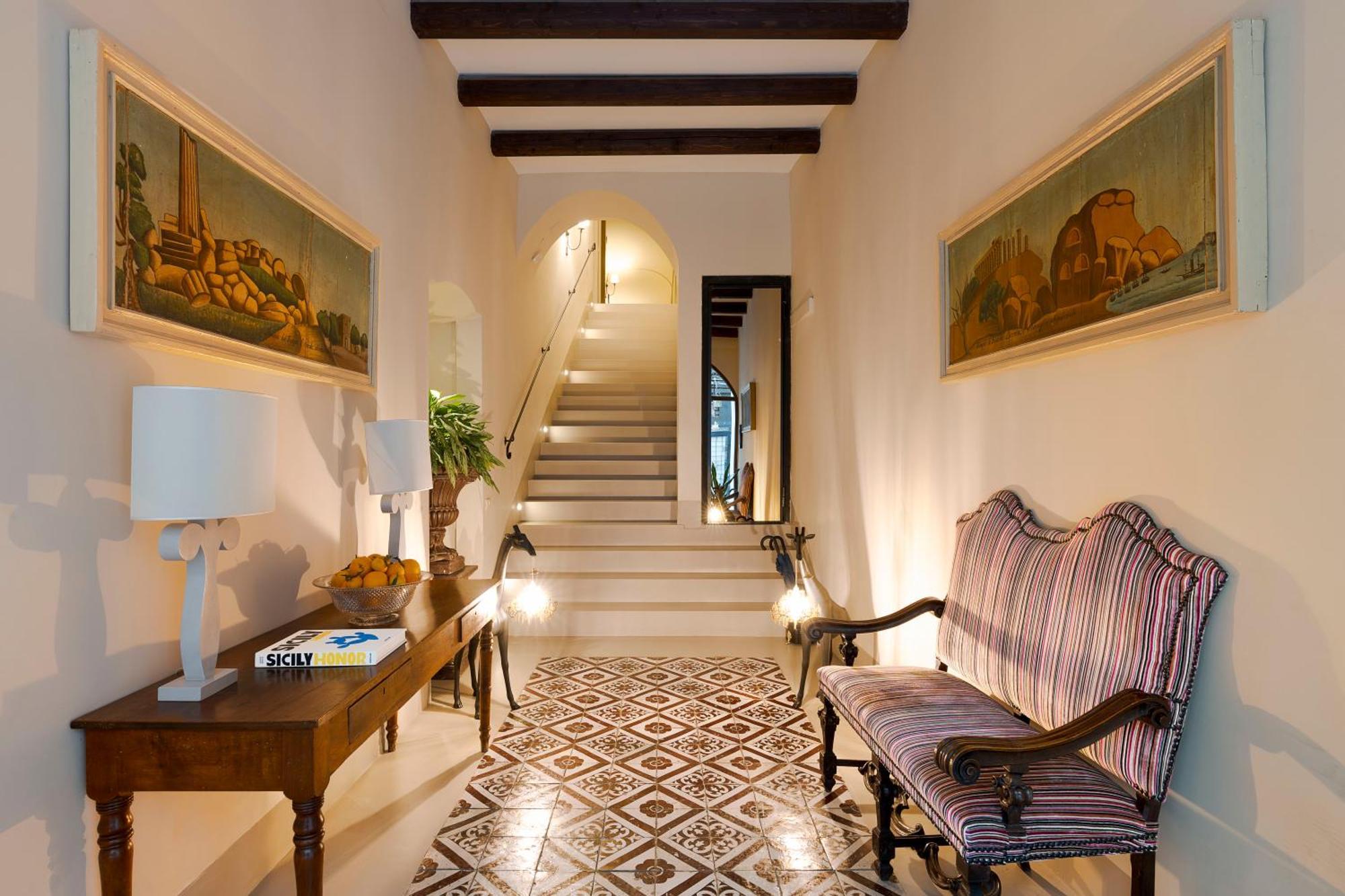 Palazzo Arone Dei Baroni Di Valentino Hotel Палермо Екстериор снимка