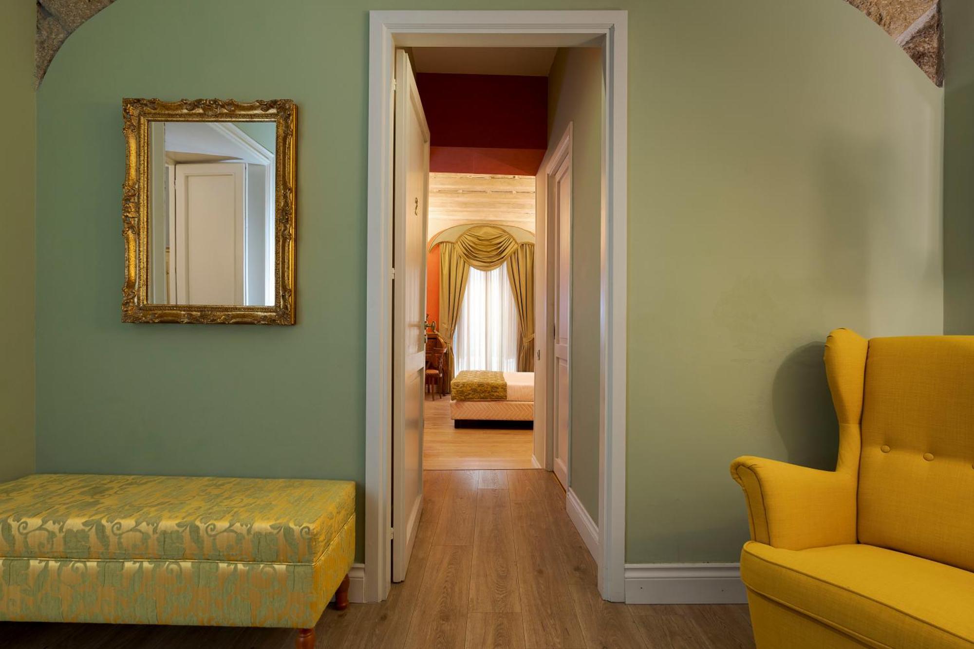 Palazzo Arone Dei Baroni Di Valentino Hotel Палермо Екстериор снимка